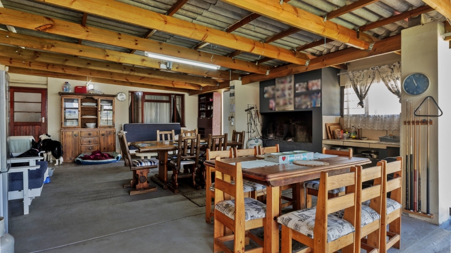 5 Bedroom Property for Sale in Struisbaai Western Cape